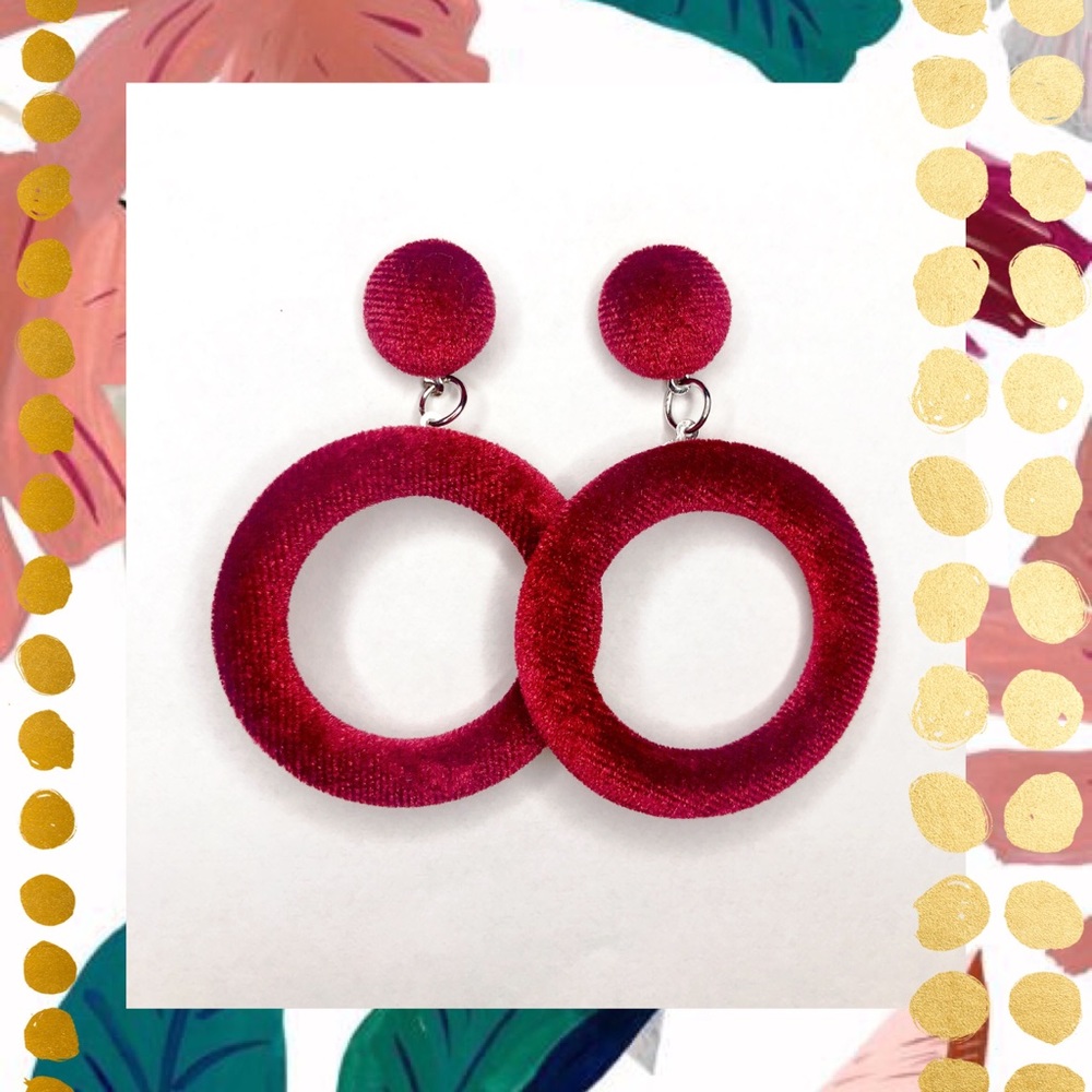 SOLD 🍒 fuzzy-circle double hoop earrings